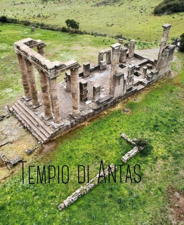Domus Deiana Case Vacanza San Giovanni Suèrgiu Екстериор снимка